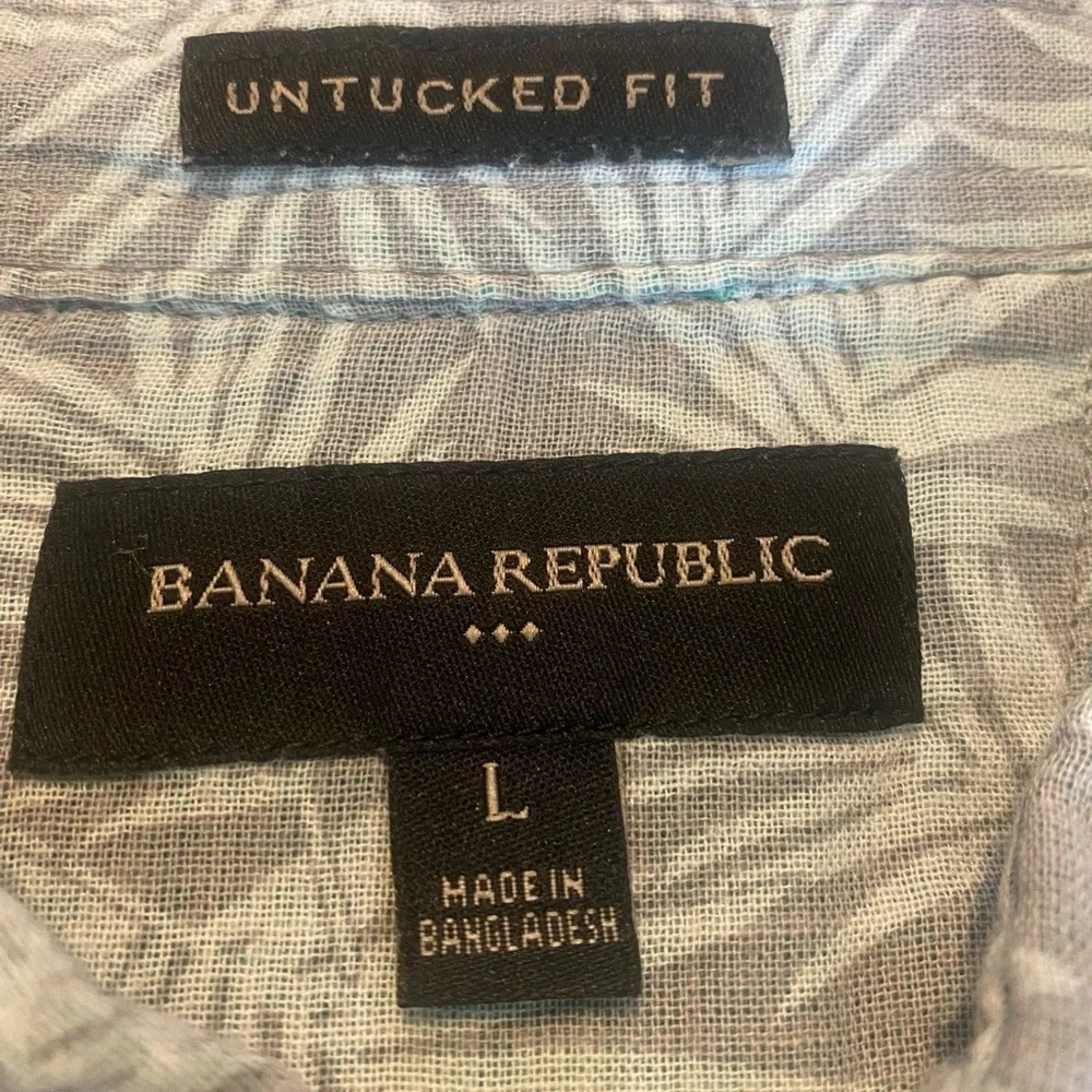 Banana Republic Men's Palm Print Shirt - Light Gray